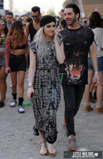 Perrie Edwards feet photo thumbnail