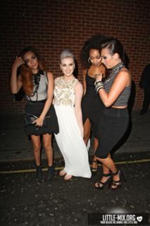 Perrie Edwards feet photo thumbnail