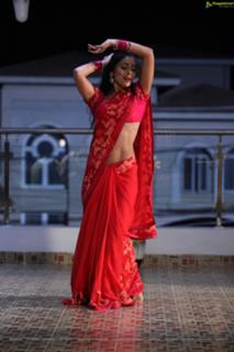Shriya Saran feet photo thumbnail