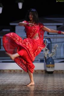 Shriya Saran feet photo thumbnail