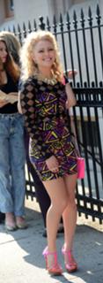 AnnaSophia Robb feet photo thumbnail