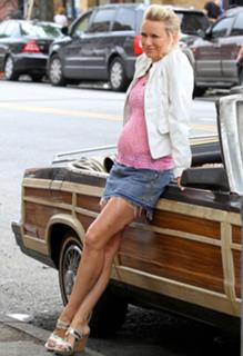 Naomi Watts feet photo thumbnail