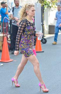 AnnaSophia Robb feet photo thumbnail