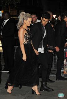 Perrie Edwards feet photo thumbnail