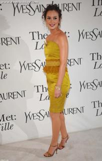 Leighton Meester feet photo thumbnail