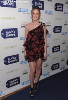 Leighton Meester feet photo thumbnail