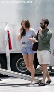 Leighton Meester feet photo thumbnail