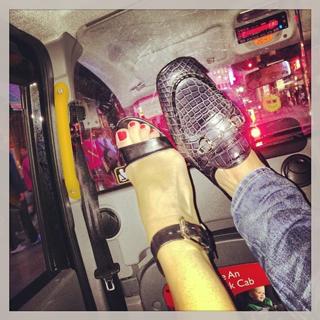 Rosie Huntington-Whiteley feet photo thumbnail