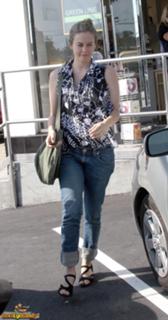 Alicia Silverstone feet photo thumbnail