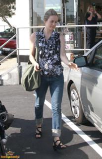 Alicia Silverstone feet photo thumbnail