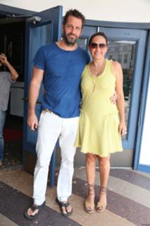 Mariska Hargitay feet photo thumbnail