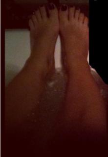 Lívia Andrade feet photo thumbnail