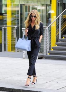 Rosie Huntington-Whiteley feet photo thumbnail