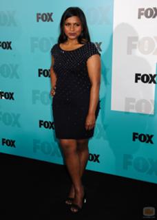 Mindy Kaling feet photo thumbnail