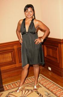 Mindy Kaling feet photo thumbnail
