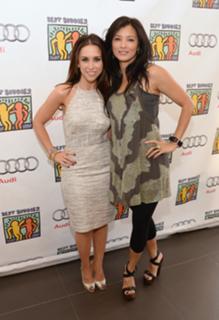 Lacey Chabert feet photo thumbnail