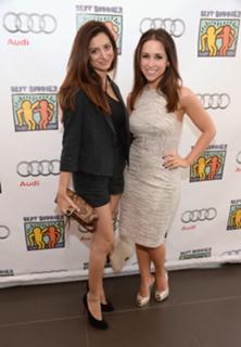 Lacey Chabert feet photo thumbnail