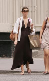 Jamie-Lynn Sigler feet photo thumbnail