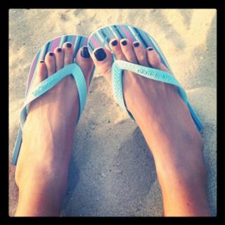 Caterina Balivo feet photo thumbnail