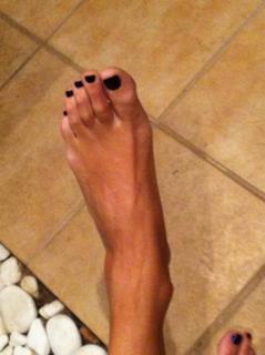 Fei Skorda feet photo thumbnail