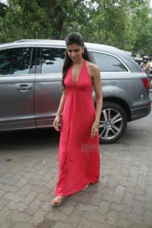 Deepika Padukone feet photo thumbnail