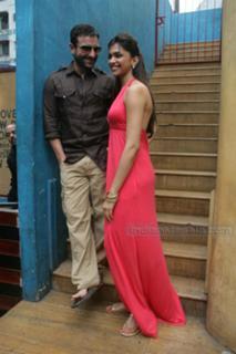 Deepika Padukone feet photo thumbnail