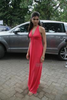 Deepika Padukone feet photo thumbnail