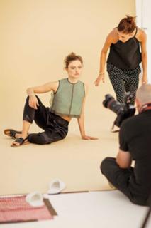 Phoebe Tonkin feet photo thumbnail