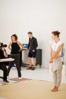 Phoebe Tonkin feet photo thumbnail