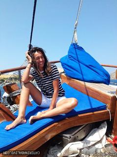 Caterina Balivo feet photo thumbnail