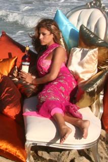 Eva Mendes feet photo thumbnail