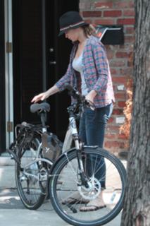 Jennifer Lawrence feet photo thumbnail