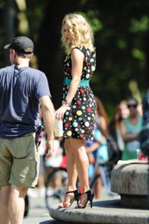 AnnaSophia Robb feet photo thumbnail