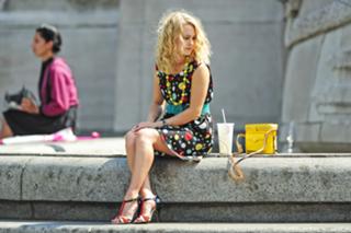AnnaSophia Robb feet photo thumbnail