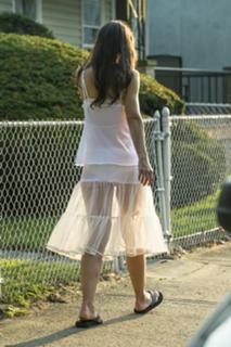 Katie Holmes feet photo thumbnail