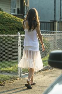 Katie Holmes feet photo thumbnail