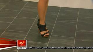 Vanessa Hudgens feet photo thumbnail