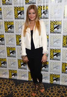 Justine Ezarik feet photo thumbnail