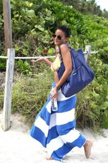 Emmanuelle Chriqui feet photo thumbnail