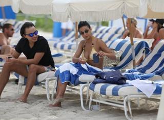 Emmanuelle Chriqui feet photo thumbnail