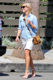 Reese Witherspoon feet photo thumbnail