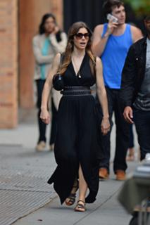 Jessica Biel feet photo thumbnail