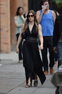 Jessica Biel feet photo thumbnail