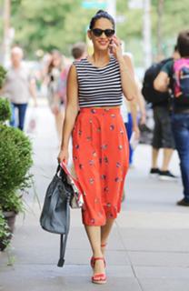 Olivia Munn feet photo thumbnail