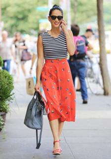 Olivia Munn feet photo thumbnail