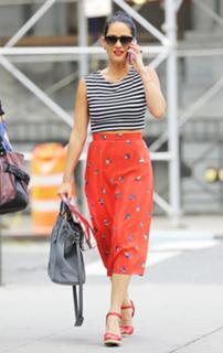 Olivia Munn feet photo thumbnail