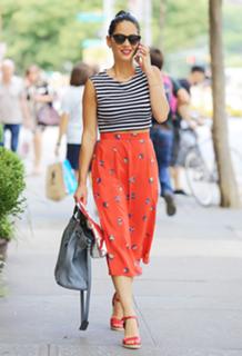Olivia Munn feet photo thumbnail