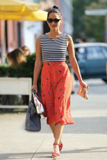 Olivia Munn feet photo thumbnail