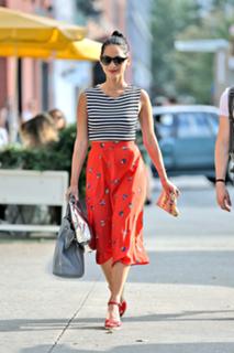 Olivia Munn feet photo thumbnail