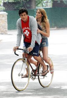 Ashley Greene feet photo thumbnail
